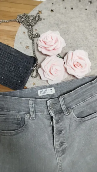 Pantalón vaquero cargo gris