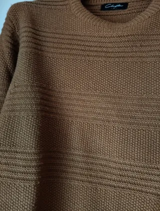 suéter de punto beige