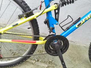 Bicicleta Orbea Azul y Amarilla