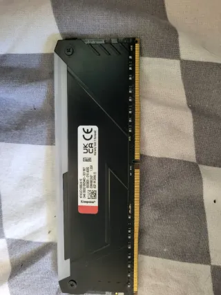 Memoria RAM DDR4 16GB RGB