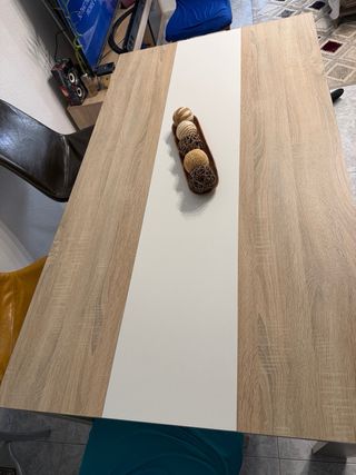 Mesa de comedor moderna madera y blanco