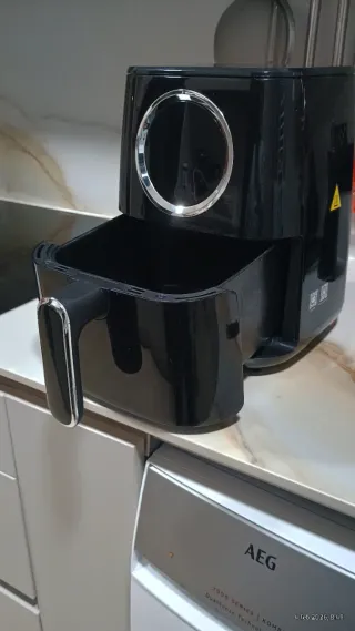 Freidora de aire negra