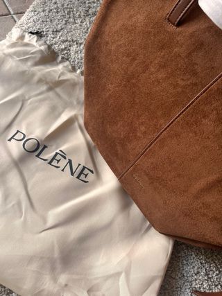Bolsa Polene em Camurça Cognac