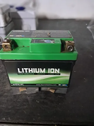 Batería Litio Skyrich Verde.