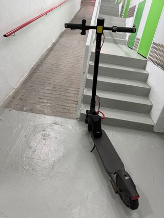 Patinete Xiaomi Modelo 4 con una bateria adactada