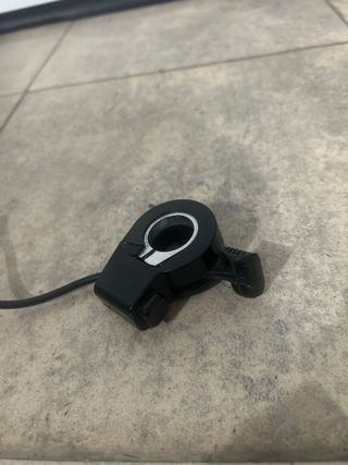 Acelerador Kukirin G2 Max con botón