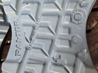 Zapatos de seguridad Panter grises y rojos