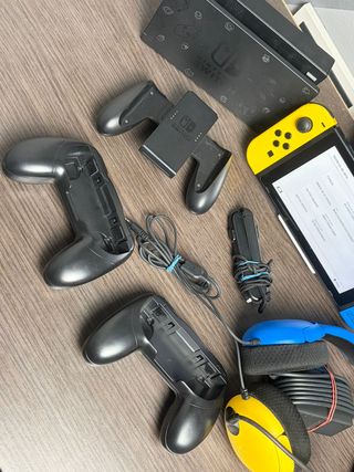 Nintendo Switch Edizione Fortnite Completa