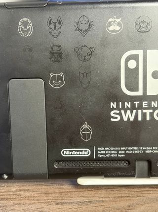 Nintendo Switch Edizione Fortnite Completa