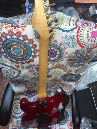 Guitarra y amplificador en perfecto estdo