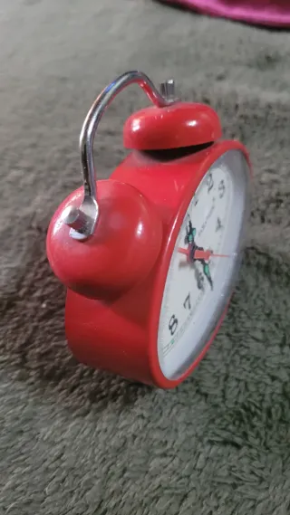 Reloj despertador clásico