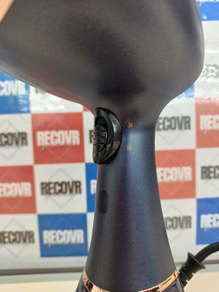 Plancha vapor vertical 1800W con aroma – Russell Hobbs