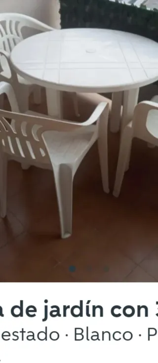 Tavolo e 3 Sedie da Giardino in Plastica Bianca