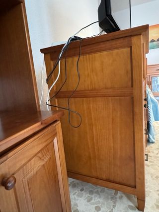 Mueble TV madera con puerta cristal