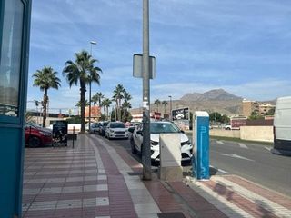 Local comercial en venta en Playa de Poniente en Benidorm