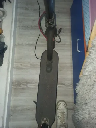 Patinete eléctrico en muy buen estado ruedas nueva