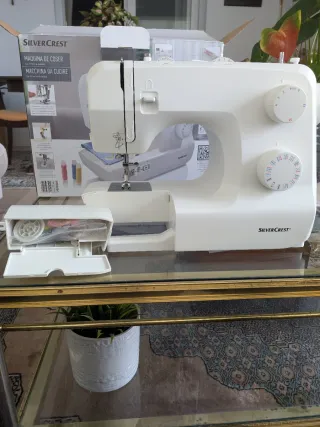 Máquina de coser Silvercrest poco uso