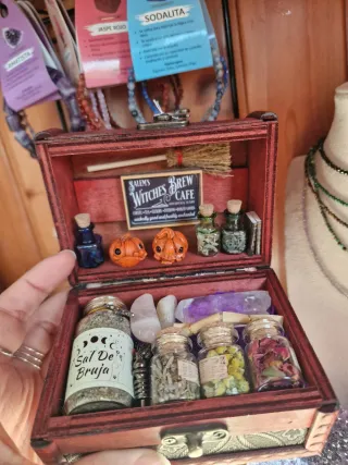 Cofre de Bruja con Sal de Bruja y Cristales