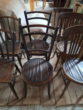 Sillas antiguas , se venden por unidades , 10 €