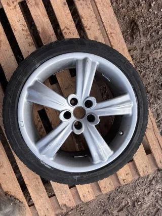 Juego Llantas R17 con Neumáticos Michelin