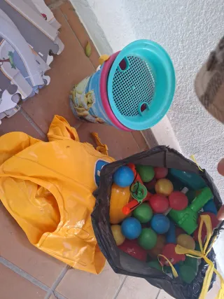 Lote Juguetes: Balones, Pistola, etc