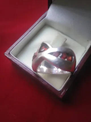 Anillo Plata Grande con Piedras Rojas