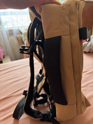 Mochila beige Misako. Medidas 40x15x33