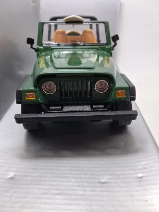 Jeep Wrangler California Solido scala 1:18.Nuova.