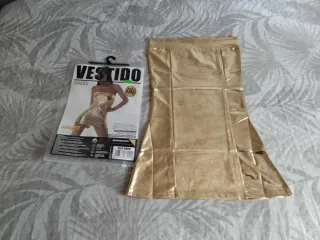 Vestido dorado brillante