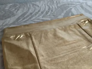 Vestido dorado brillante