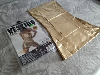 Vestido dorado brillante