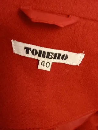 Abrigo de lana cruzado rojo