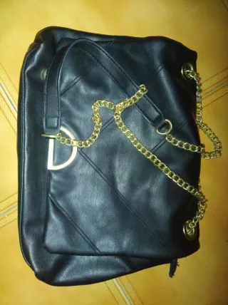 Bolso Paco Martínez Negro Cadena Dorada