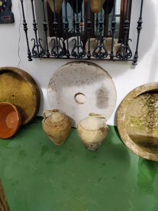 Cántaros antiguos de cerámica