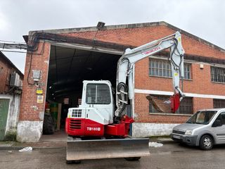Retroexcavadora Takeuchi TB180FR