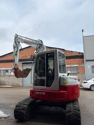Retroexcavadora Takeuchi TB180FR