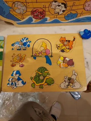 4 Puzzles de Madera Infantiles y un juego de mader