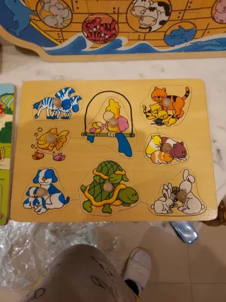 4 Puzzles de Madera Infantiles y un juego de mader