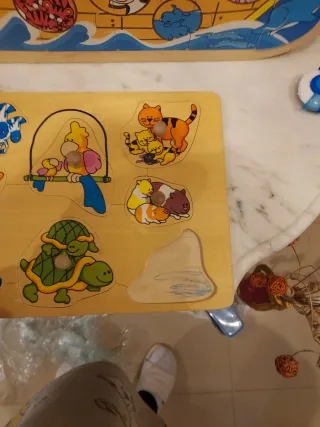 4 Puzzles de Madera Infantiles y un juego de mader