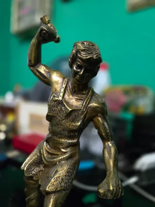 Figura Bronce Herreros Escultor Victor Rousseau