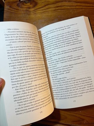 Las otras niñas y el buen padre - Santiago Diaz