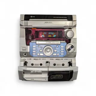 Equipo de música LG retro con altavoces