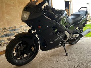 Honda VFR 750 F 1988 Negra