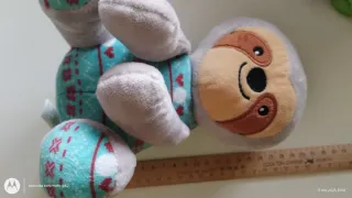 Peluche assortiti: cane, bradipo, lucertola, bisco