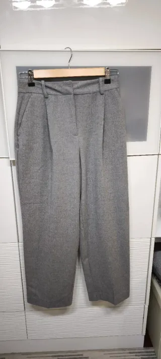 Pantalón Zara pinzas, gris, talla XS