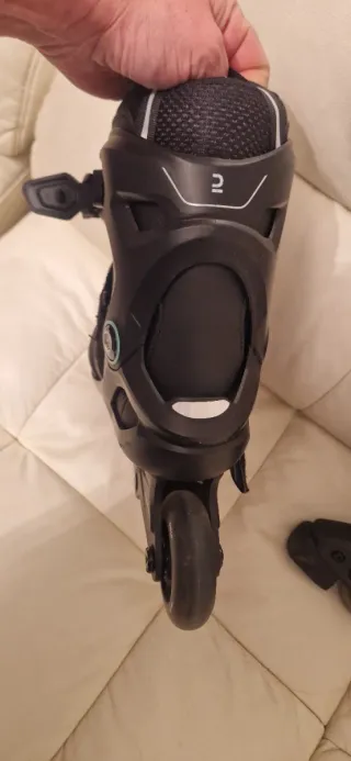 Patines en línea negros + Accesorios