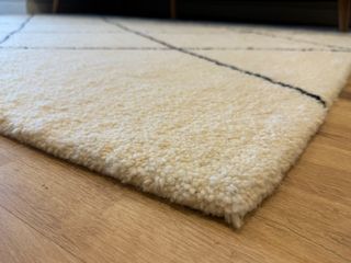 Alfombra de lana estilo berber.