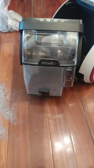 Aspirador Miele Blanco y Negro