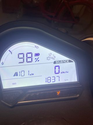 Silence S01 Maxi Scooter Roja