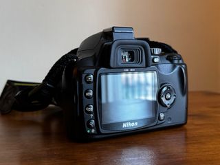 Cámara Nikon D60 con objetivo Nikkor 18-55